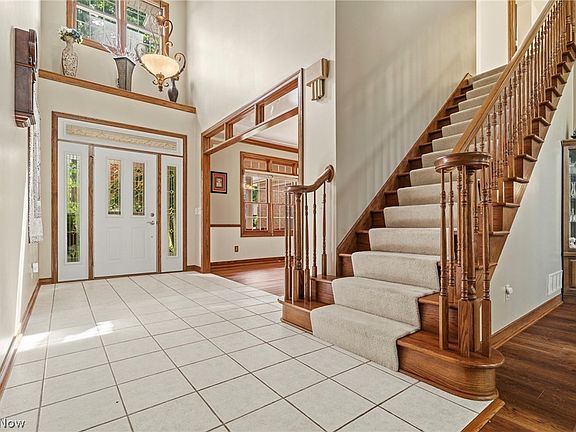 5th image of 6442 Meadowsweet Ave NW