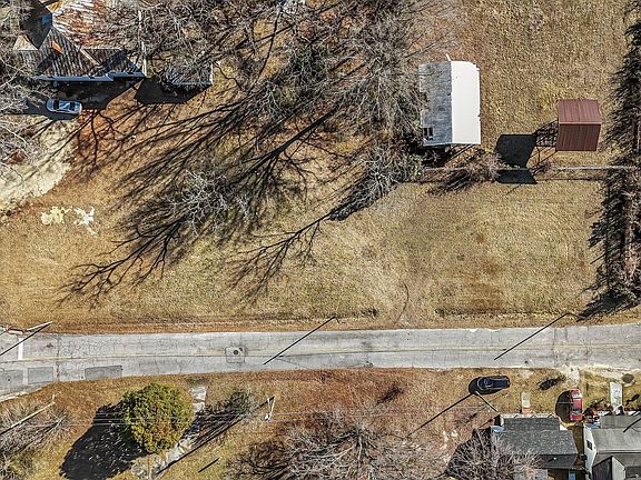 3rd image of 301 Dunn St