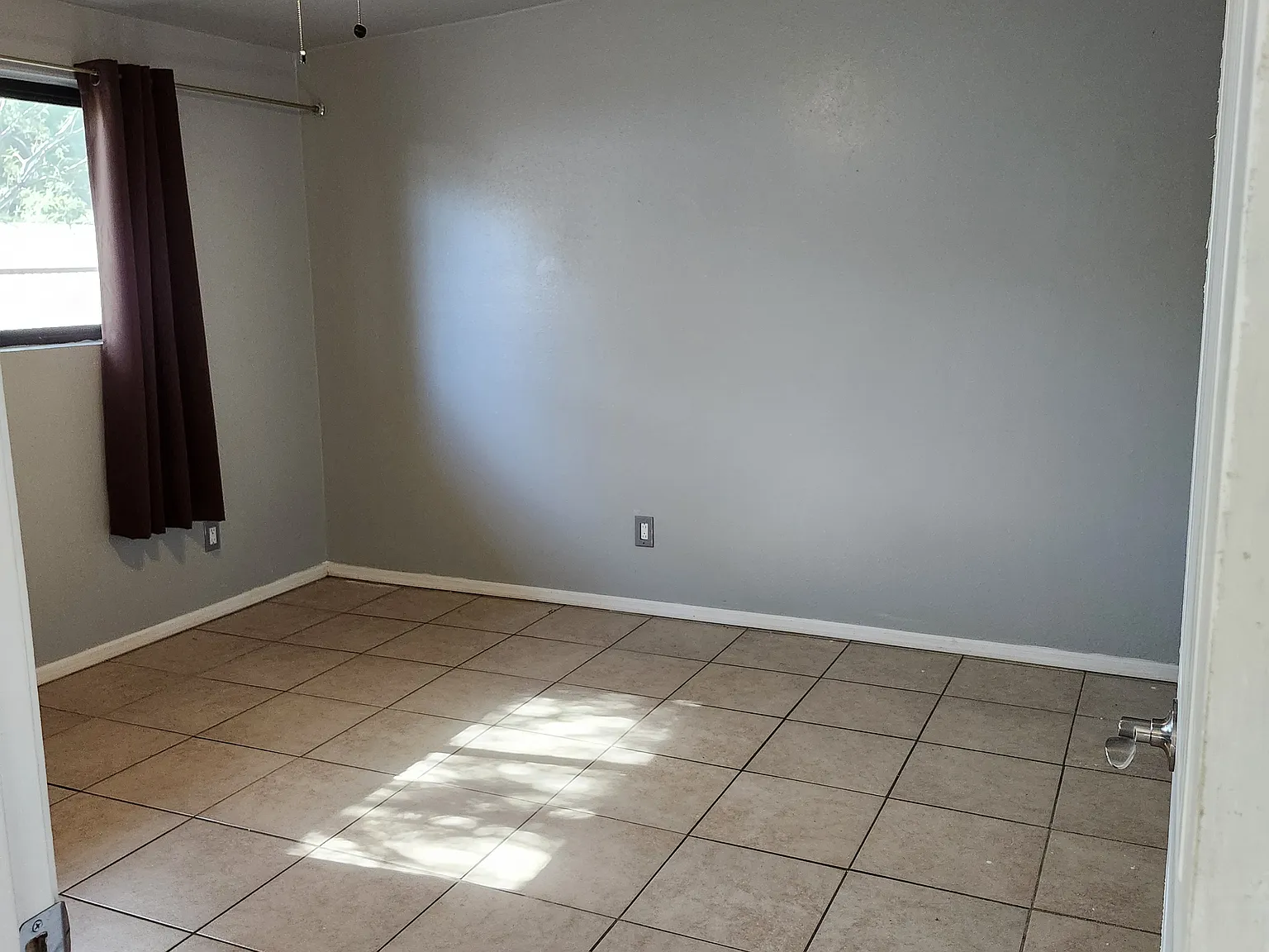 2 bed, 750 sqft, $1,100 — Photo 3