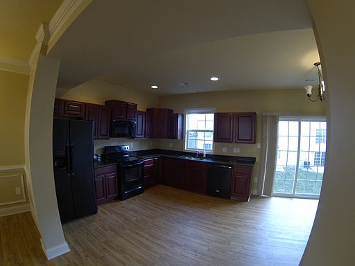 4th image of 544 S Carlisle St