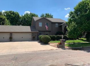 1124 17th St NE, Watertown, SD 57201
