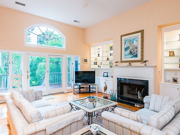 2nd image of 158 Governors Dr