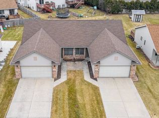 2821 Carrousel Ln, Janesville, WI 53545