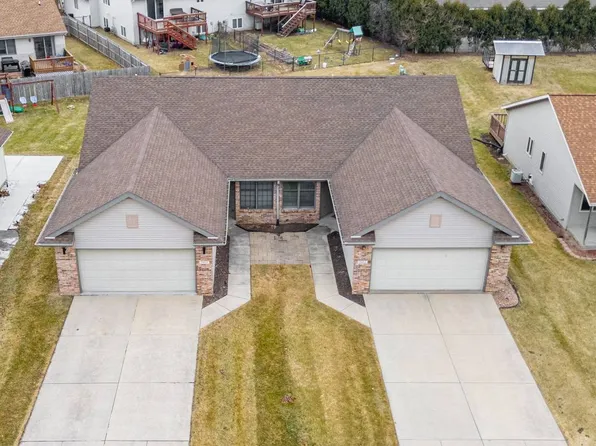 2821 Carrousel Ln, Janesville, WI 53545