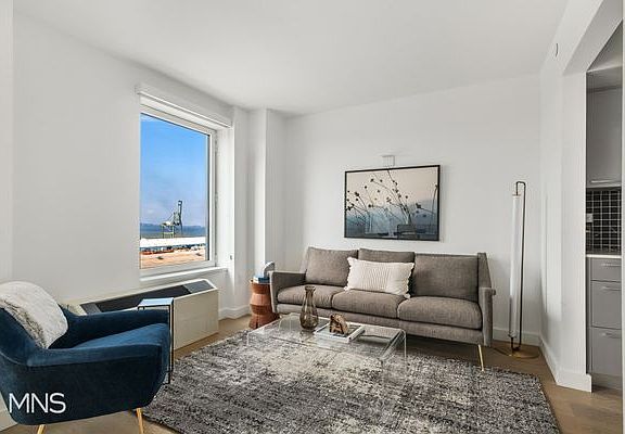 3rd image of 15 Bridge Park Dr APT 4K