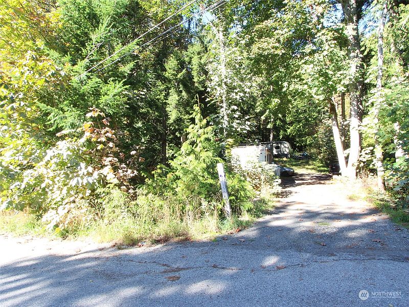 2nd image of 6426 Santa Fe Trail