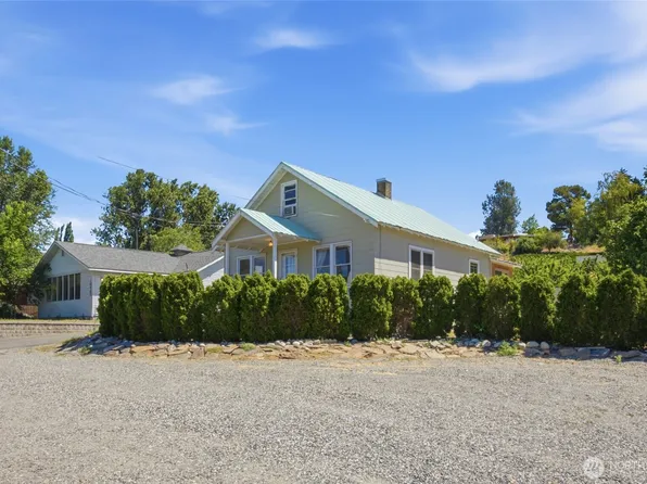 1921 Sunset Highway, East Wenatchee, WA 98802