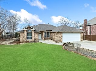 10304 Gray Oak Ln, Fort Worth, TX 76108