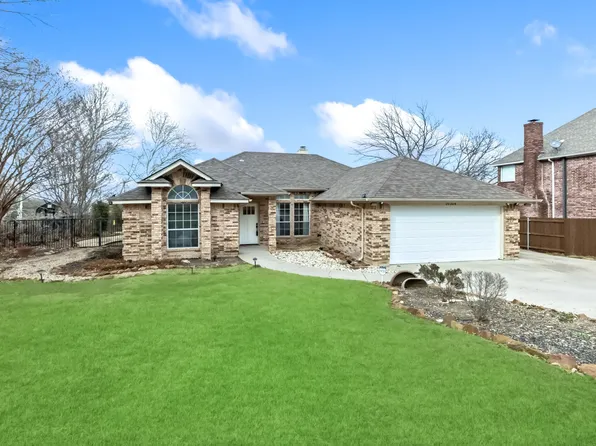 10304 Gray Oak Ln, Fort Worth, TX 76108