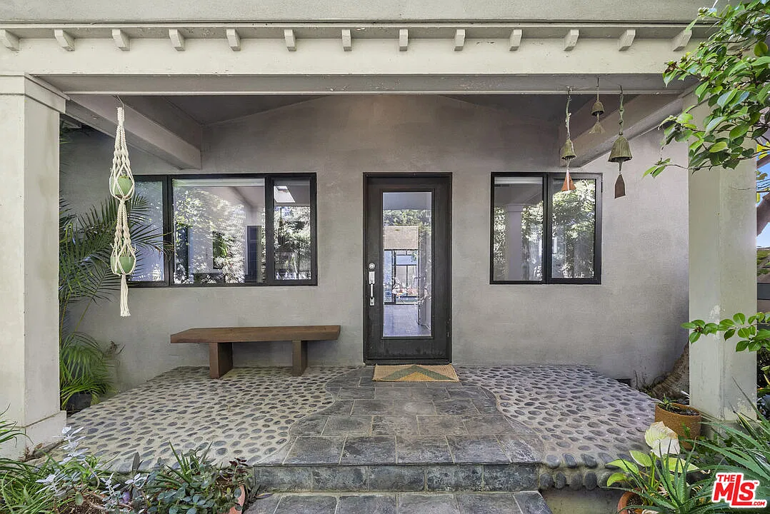 2 bed, 2.5 bath, 762 sqft, $10,000 — Photo 4