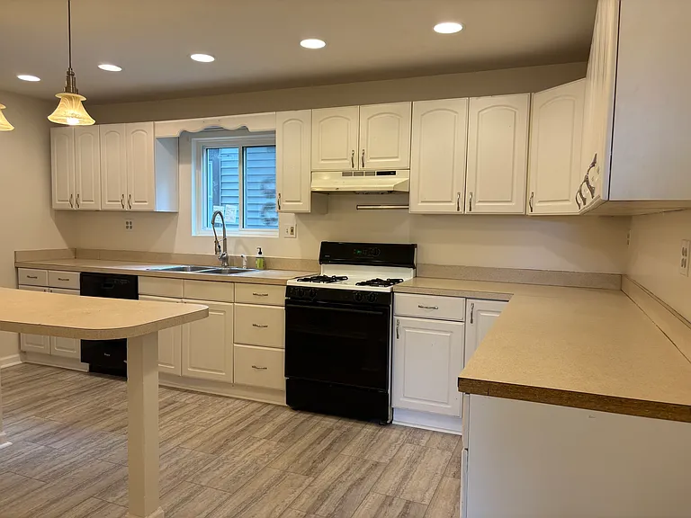 17 Sheffield Ave #1 — Photo 2