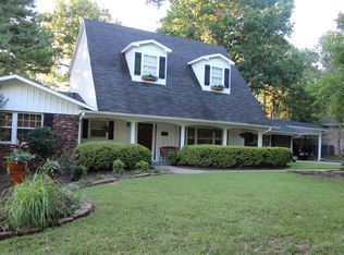 1400 N Eastwood Dr, Fayetteville, AR 72701