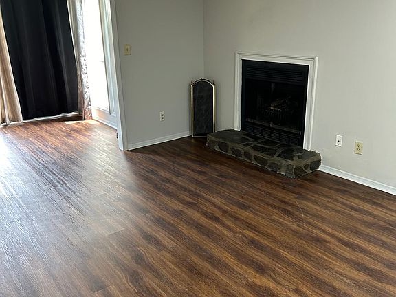 5th image of 505 Olde Mill Ln Unit 505
