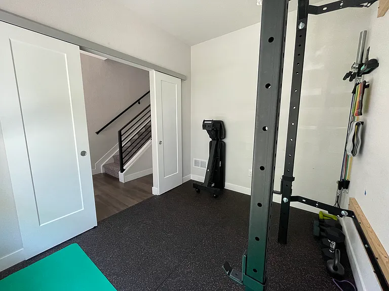 1023 Chase St — Photo 7