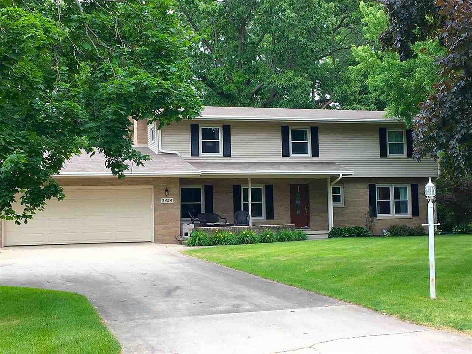 1st image of 2424 Broadmoor Dr