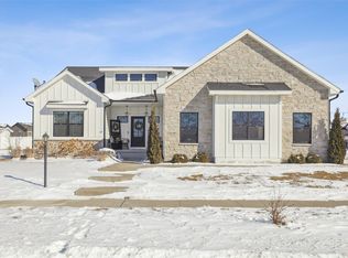 3029 Devonshire Pkwy, Clive, IA 50325