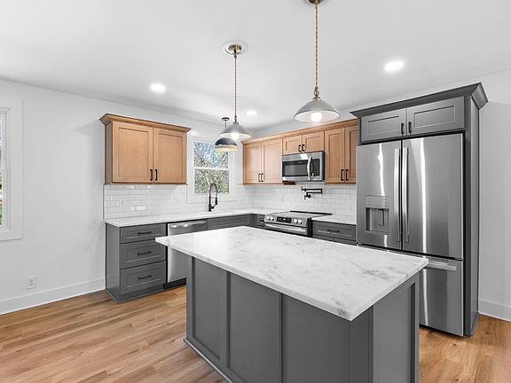 5th image of 127 Veebelt Dr