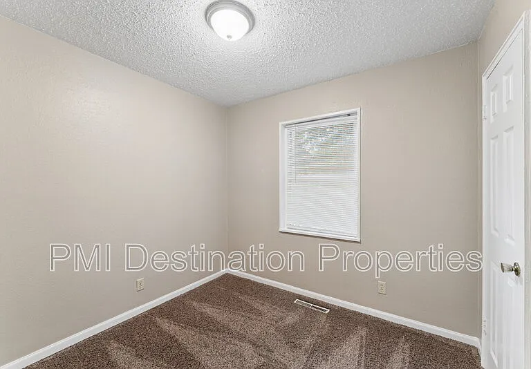 5431 N Indiana Ave — Photo 18