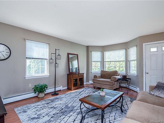 3rd image of 3 Pheasant Hill Dr #3