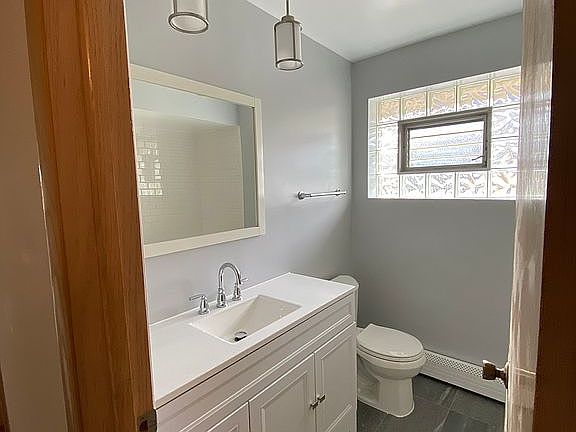 4th image of 3031 Kensington Ave #C