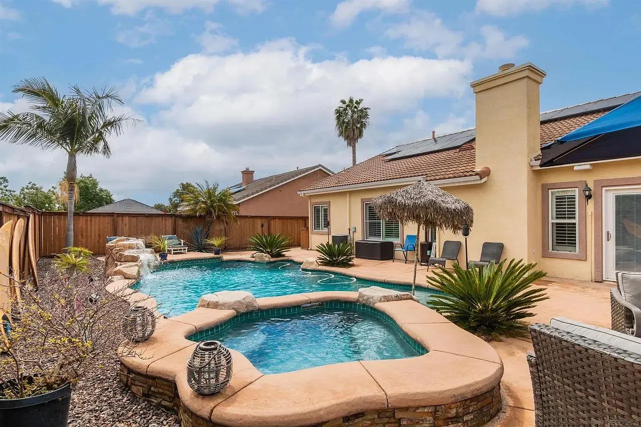 4 bed, 2400 sqft, $11,000 — Photo 3