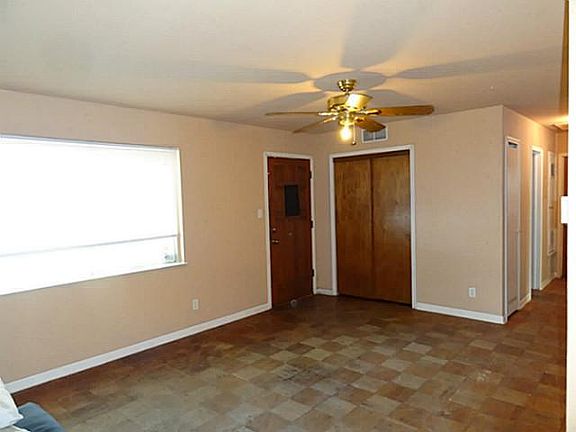 3rd image of 518 W Inwood Dr