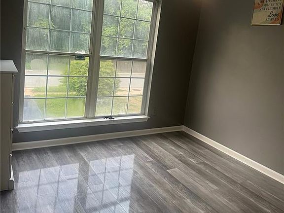 5th image of 3193 Medina Dr