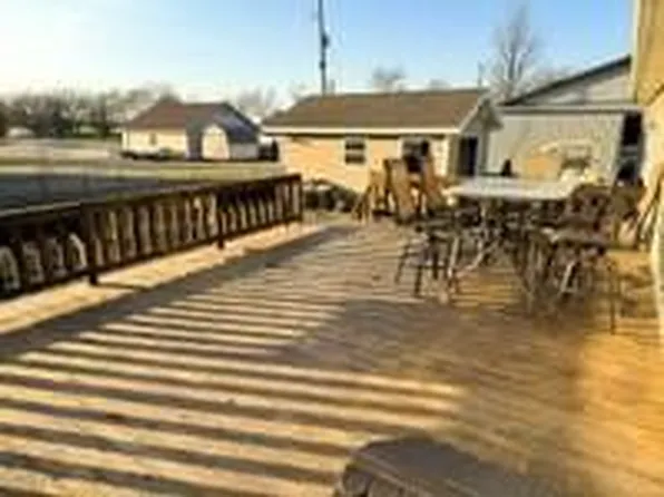 208 N Wells St, Altamont, KS 67330
