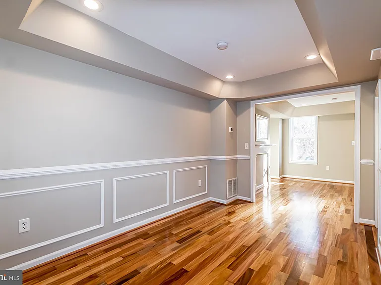 130 W Randall St — Photo 5