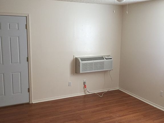 4th image of 2111 NW Lindy Ave APT E5