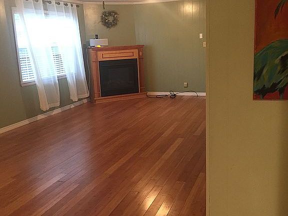 Living Room with fireplace