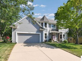 2320 SW 10th St, Lees Summit, MO 64081