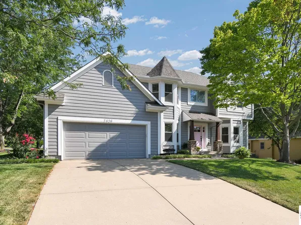 2320 SW 10th St, Lees Summit, MO 64081