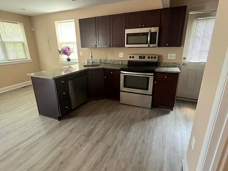 4773 S Capitol Ter SW #1 — Photo 1