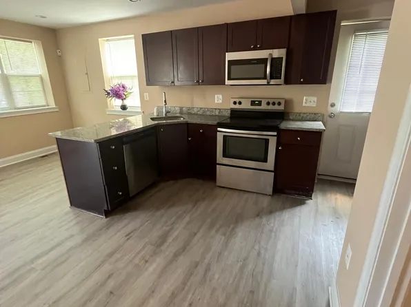 4773 S Capitol Ter SW #1, Washington, DC 20032