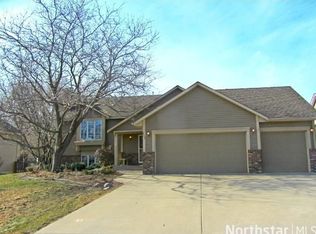 9045 Sequoia Rd, Woodbury, MN 55125