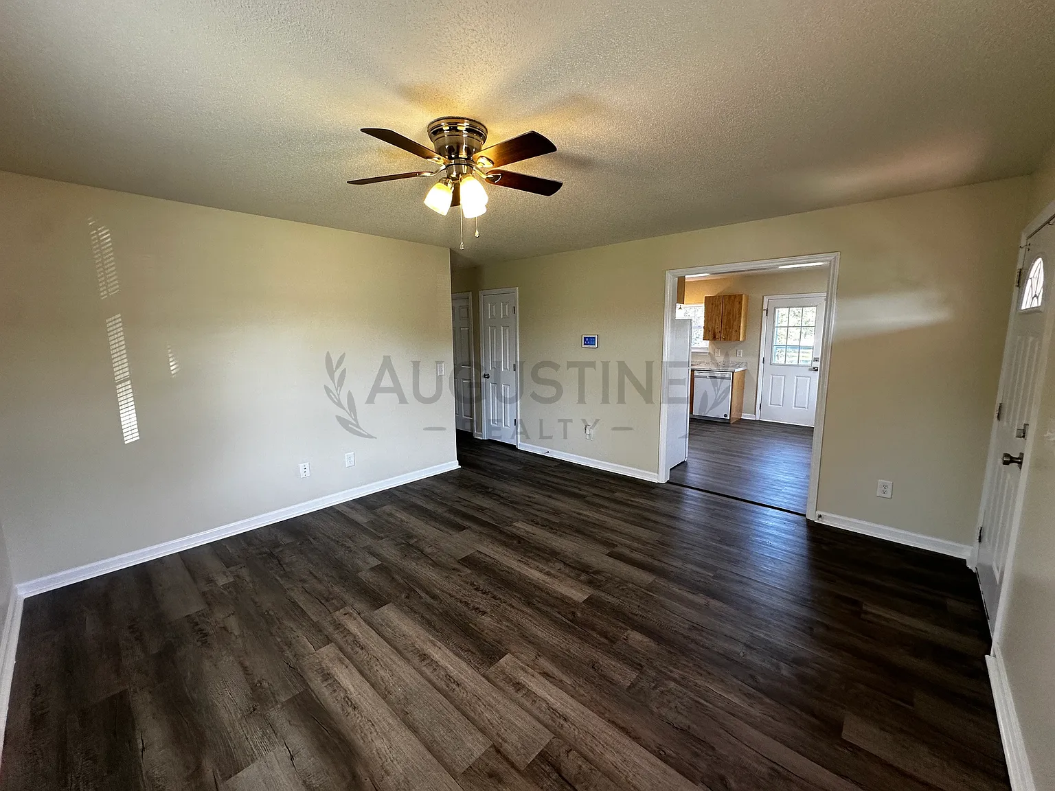 3 bed, 1120 sqft, $1,625 — Photo 4