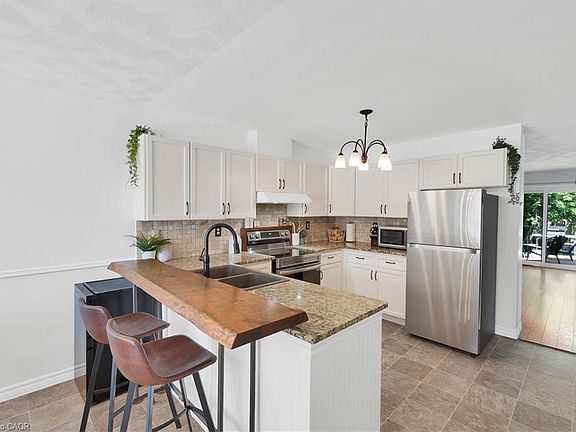 5th image of 133 Whitlaw Way