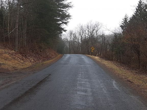 4th image of 21 Leuck Dr