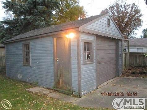 Garage.JPG