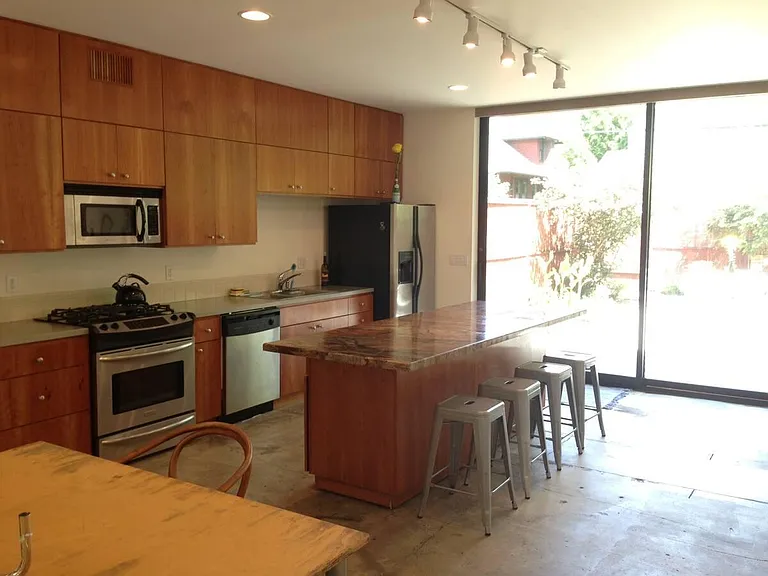 5216 N Williams Ave — Photo 16