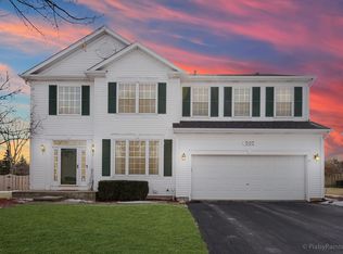 707 Franklin Ln, Lindenhurst, IL 60046