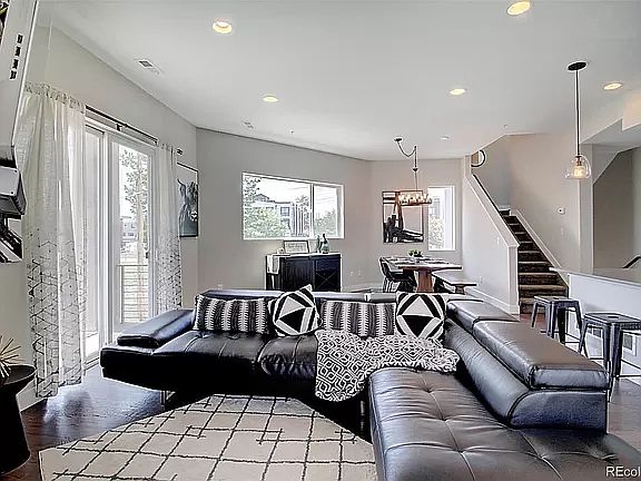 4th image of 3366 W 18th Ave