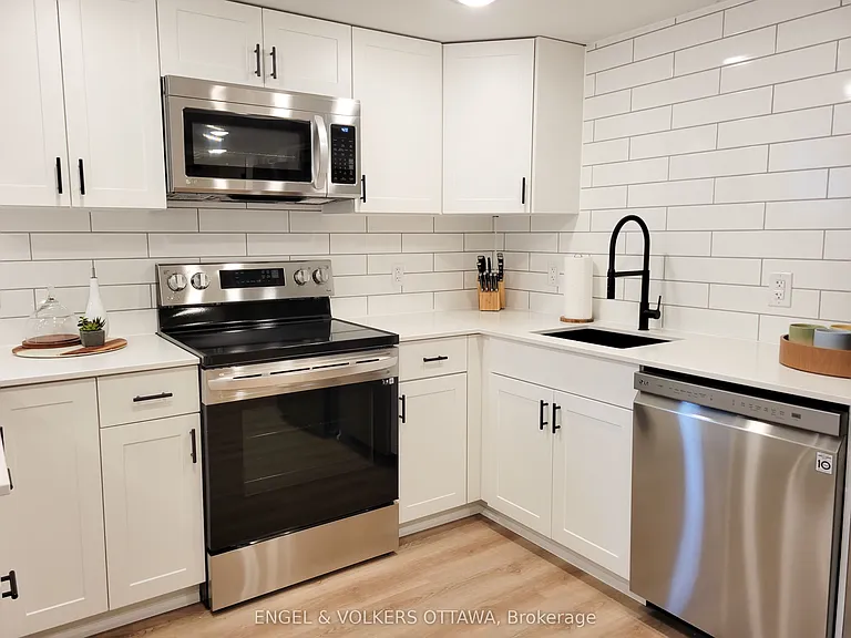 2075 Balharrie Ave #B — Photo 9