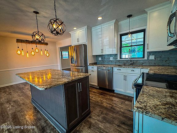 3rd image of 3903 Iron Horse Way