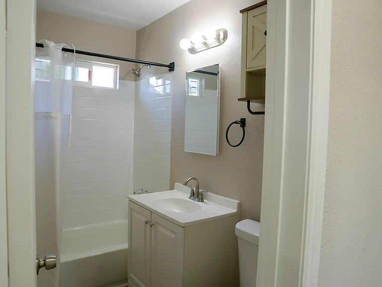 4481 Dwight St — Photo 27