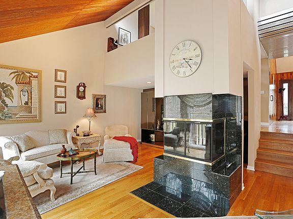 5th image of 35 Holly Pl