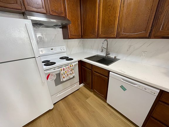 3rd image of 330 8th St APT 5D