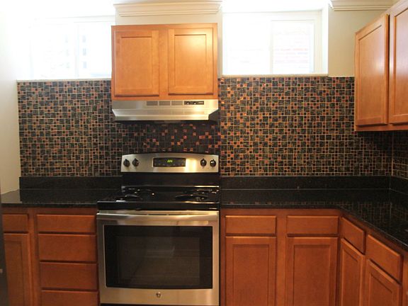 3rd image of 1524 McFarland Rd