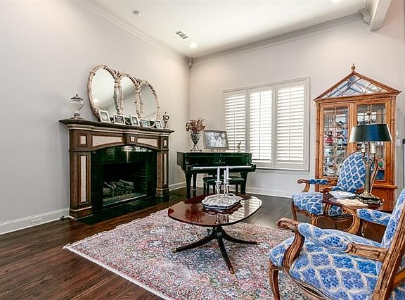 2nd image of 2604 Lawton Ln